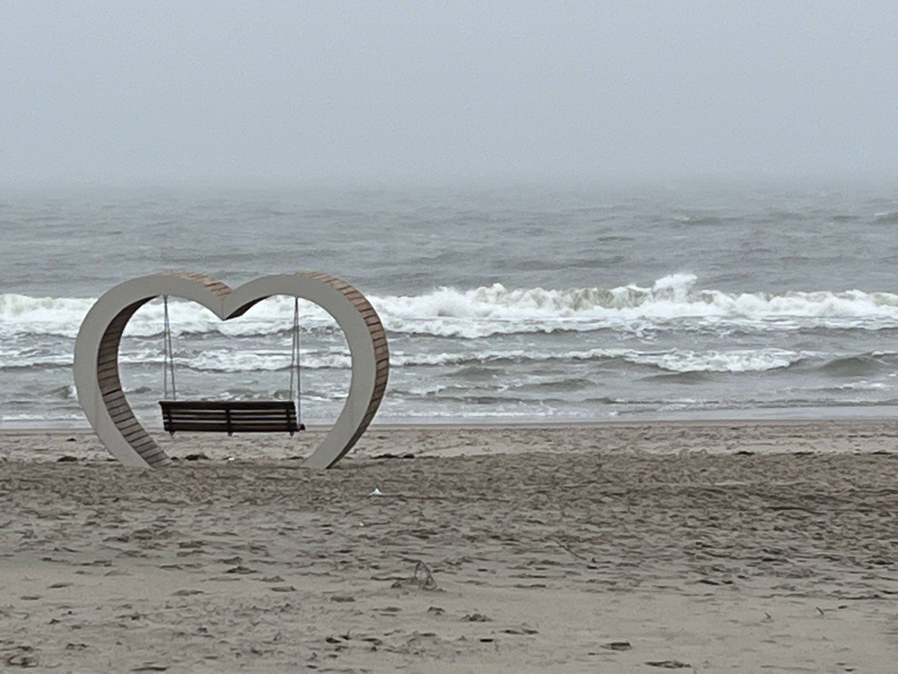 Между безопасностью и желанием: почему близость одновременно притягивает и пугает